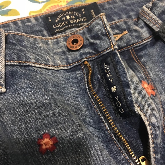 🍀Lucky Brand Bridgette Skinny floral jeans🍀 - Picture 3 of 6